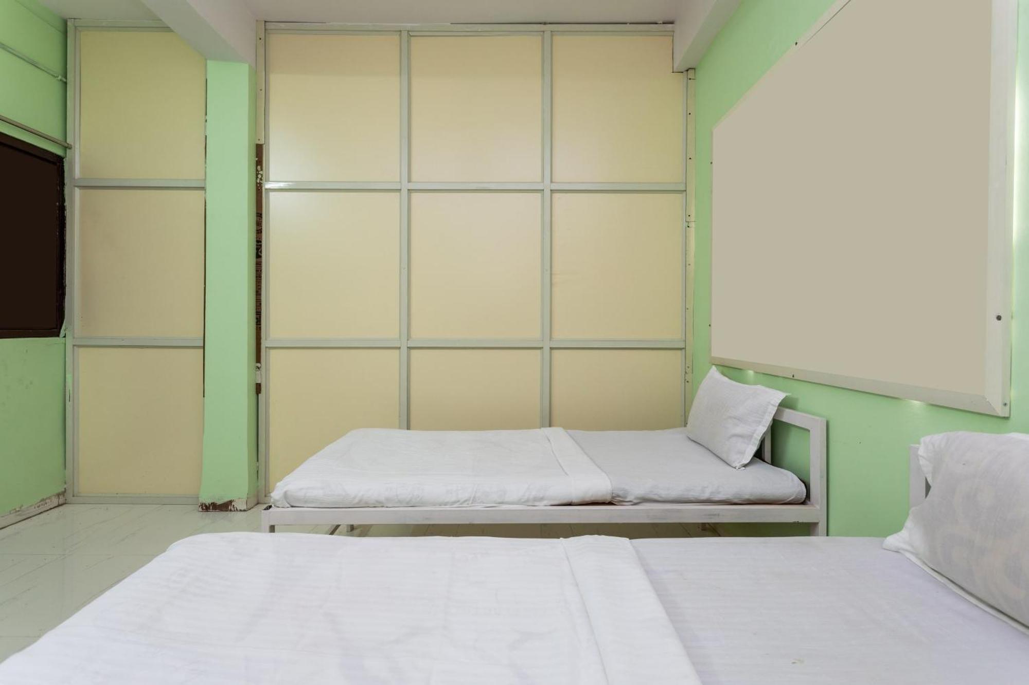 Spot On Hotel Sawera Индаур Экстерьер фото